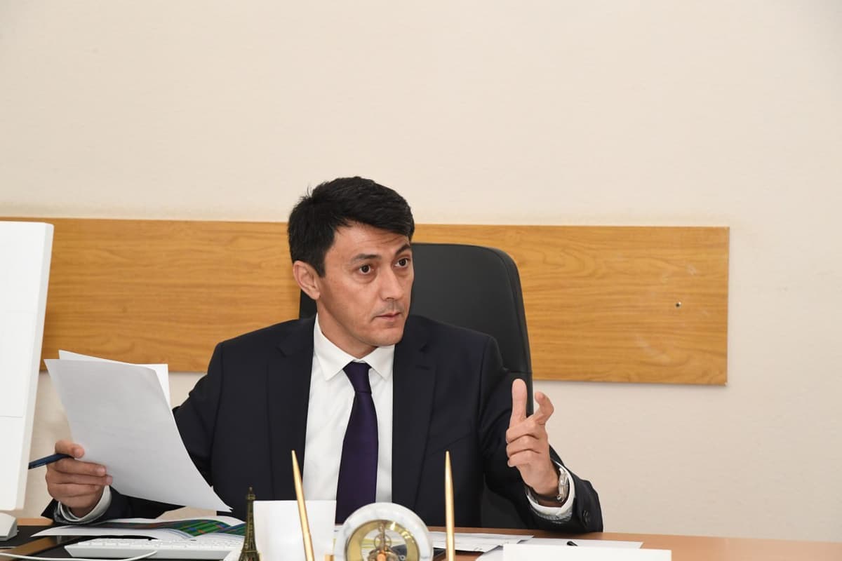 Sog‘liqni saqlash vaziri «Tez yordam» haydovchilari bilan ularni qiynayotgan masalalar bo‘yicha muloqot qildi