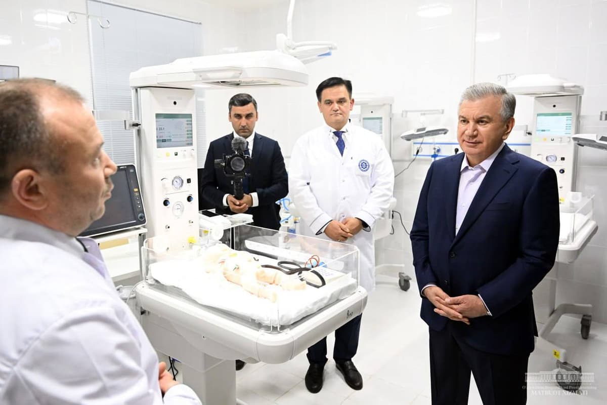 Prezident Qarshida Ona va bola salomatligi tibbiyot markazi va markaziy qozonxonani borib ko‘rdi
