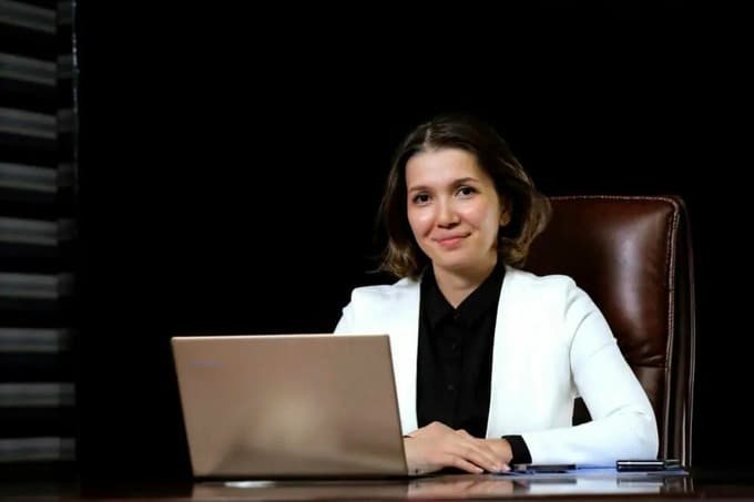 «Milliy PR-markazi» директори тадбиркорлик фаолияти билан шуғуллангани аниқланди