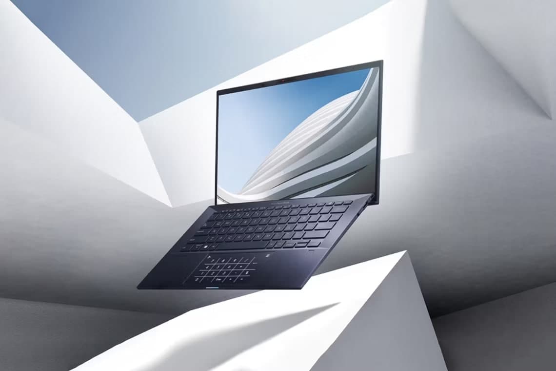 Asus dunyodagi eng yengil noutbukni taqdim etdi