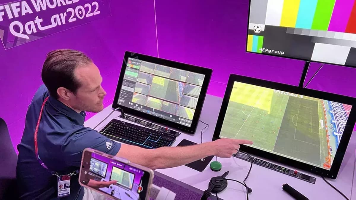 FIFA Qatardagi jahon chempionatida VAR tezroq qaror chiqarishiga va’da bermoqda
