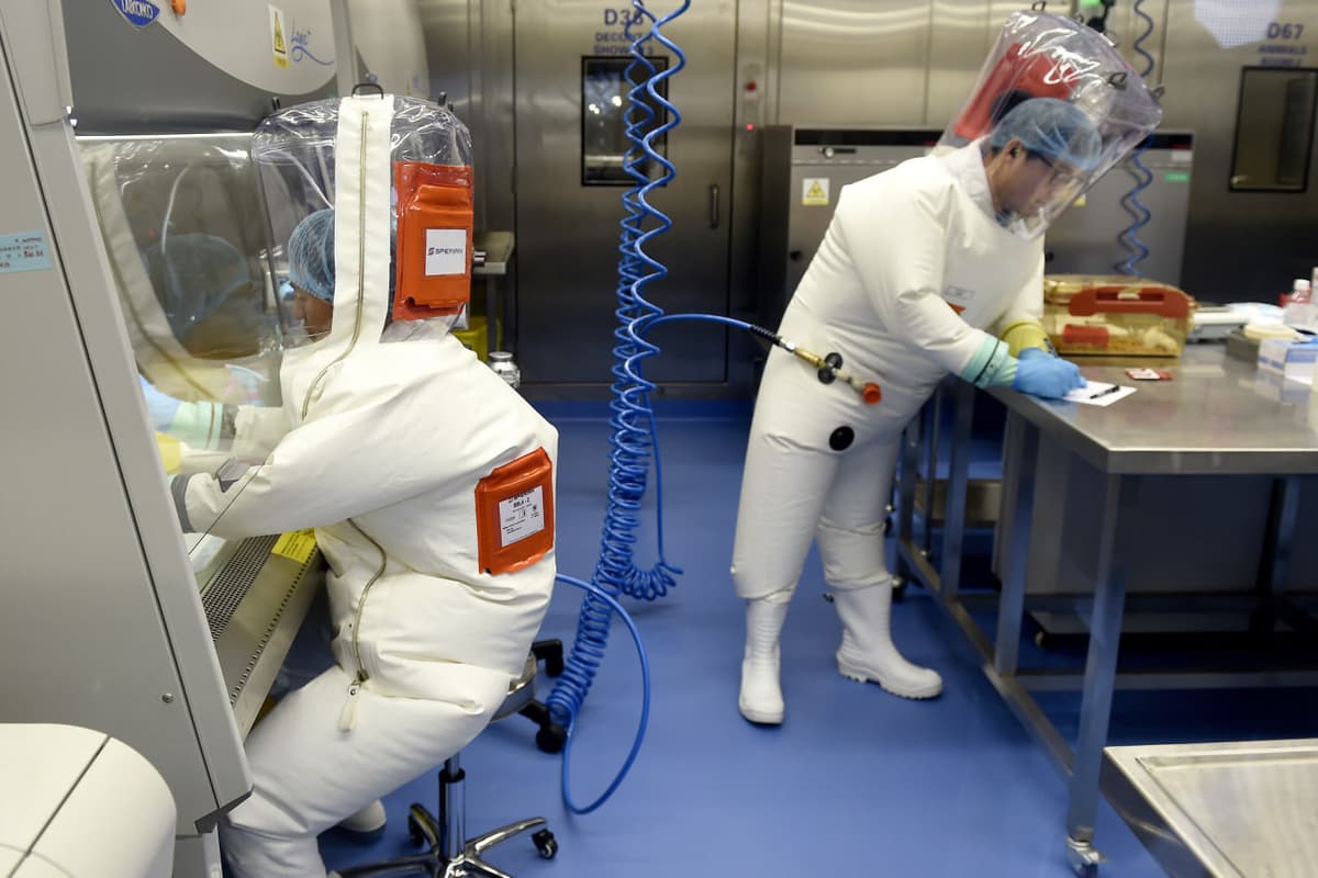 FQB koronavirus Xitoy laboratoriyasidan sizib chiqqan deb hisoblamoqda