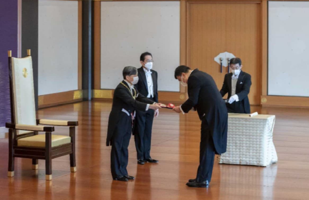 Emperor of Japan awards Deputy PM Aziz Abdukhakimov with an order of highest degree