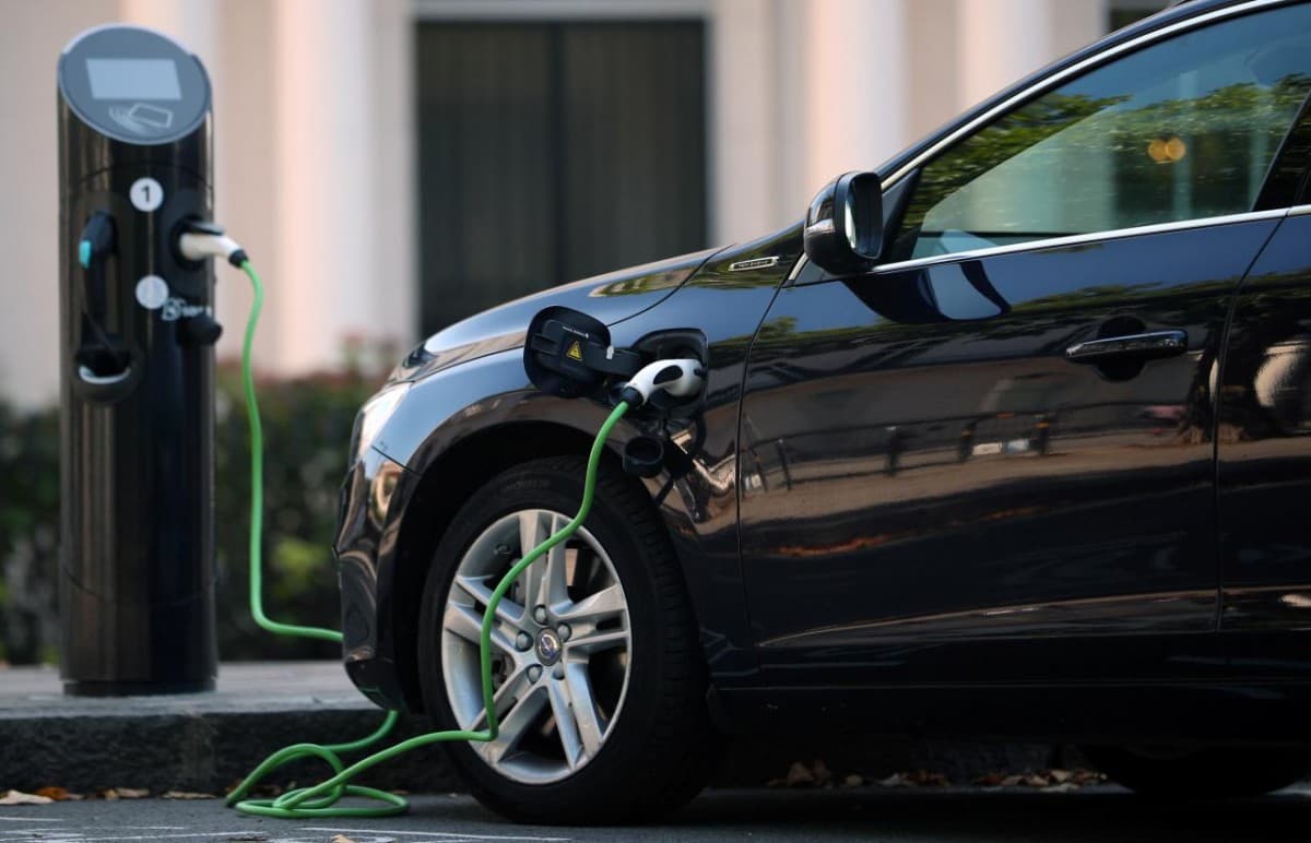 Elektromobillarni ommalashtirish bo‘yicha prezident qarorlari e’lon qilindi