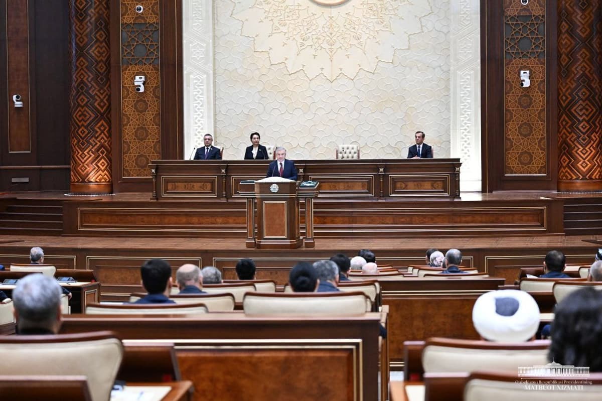 Shavkat Mirziyoyev: «Qonunlarni, odamlarni mensimaydigan, korrupsiya balosiga berilgan har qanday rahbar bilan uzil-kesil xayrlashamiz»