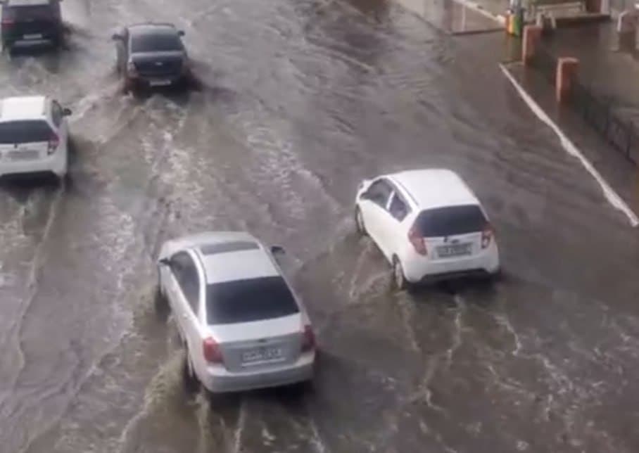 Video: Toshkent shahrida yomg‘ir oqibatida suv toshqinlari yuzaga keldi