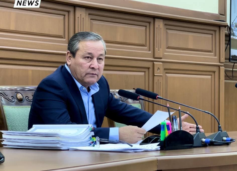 Andijon viloyati hokimi kechasi majlis o‘tkazmoqda