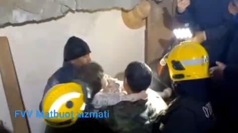 Nukusda qutqaruvchilar portlagan uy vayronalari ostidan 5 yoshli qizni chiqarib oldi