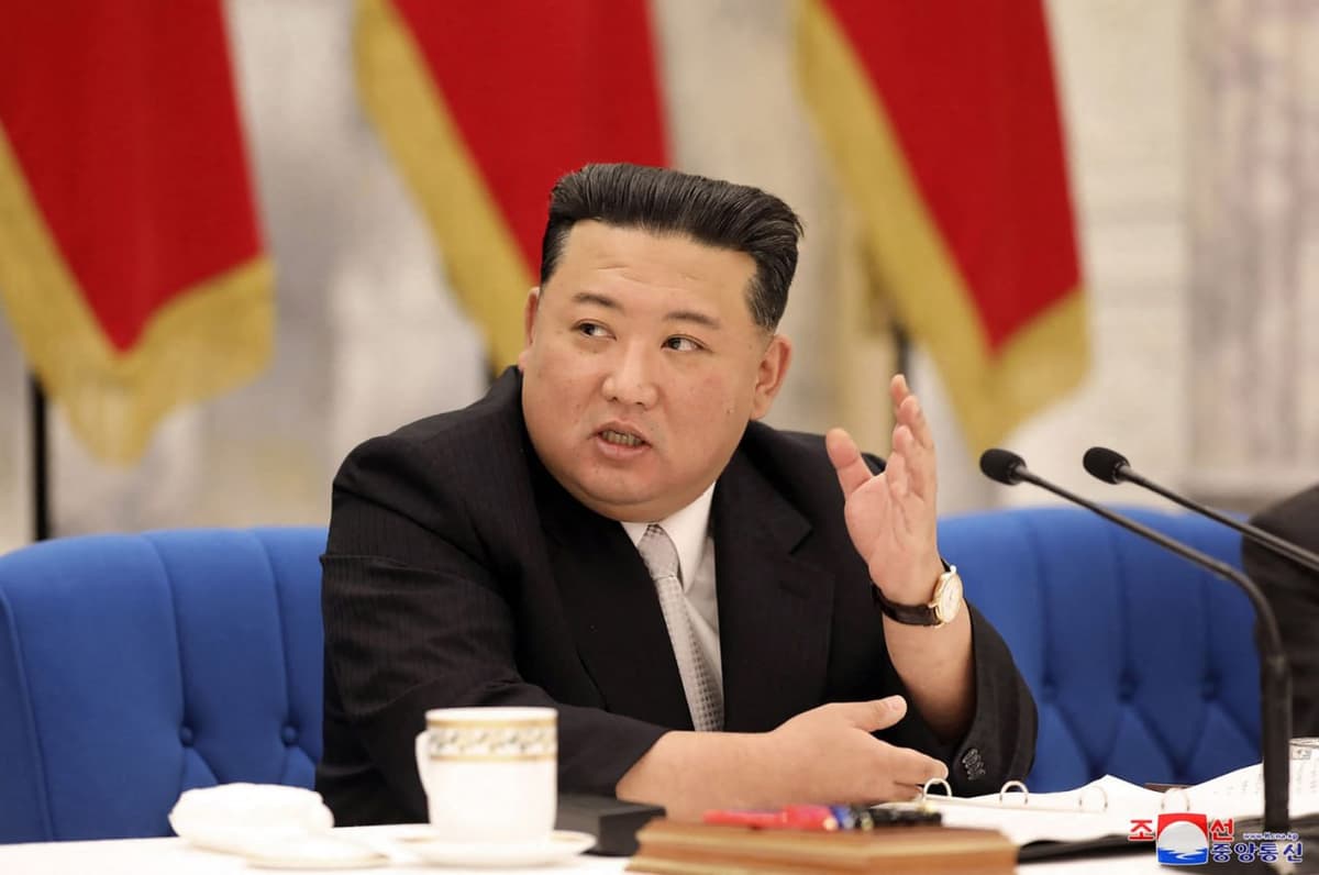 Kim Chen In o‘zini o‘ldirayotganlar soni keskin oshgani yuzasidan maxfiy yig‘ilish o‘tkazdi