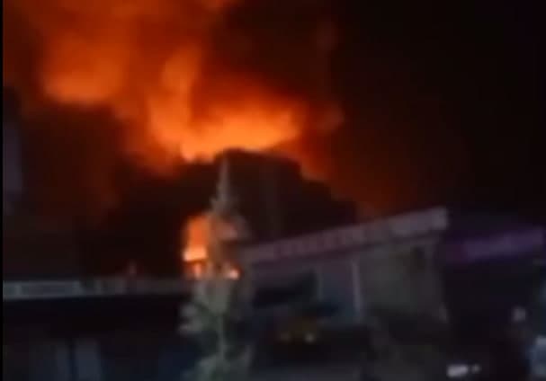 Namangandagi Chortoq dehqon bozorida yirik yong‘in sodir bo‘ldi