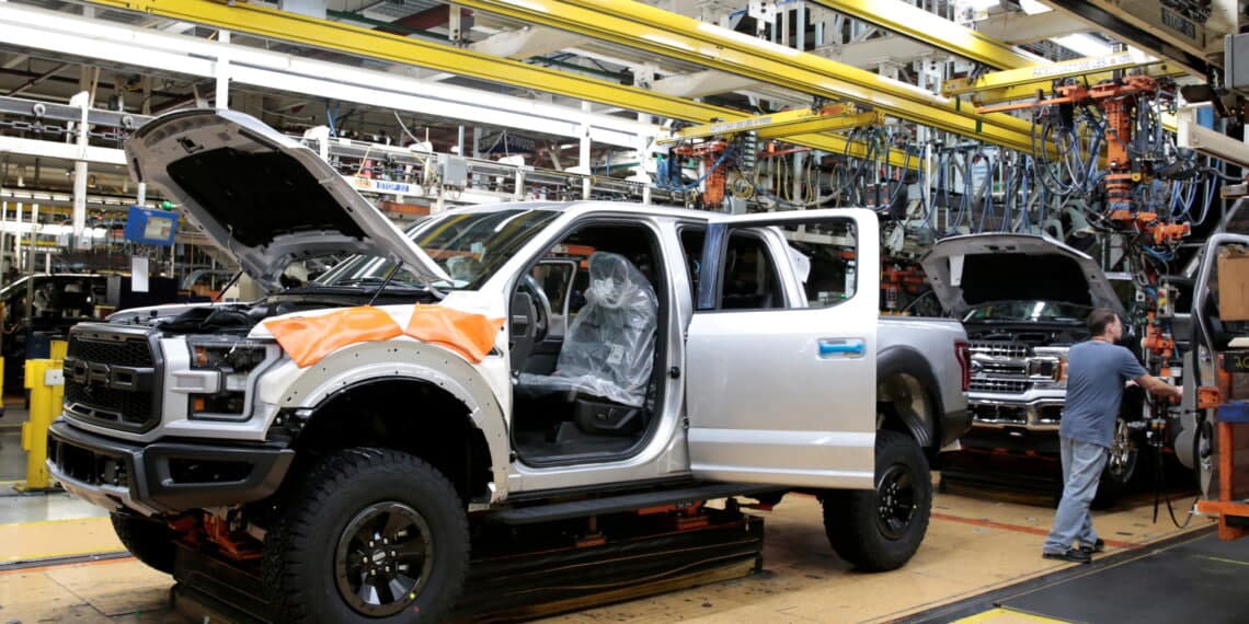 Ford Yevropada 4000 ga yaqin ish joyini qisqartiradi