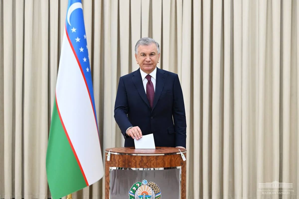 Foto: Shavkat Mirziyoyev saylovda ovoz berdi