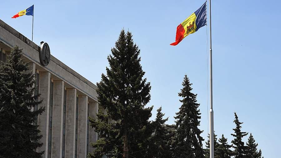 В Молдавии три министра, включая главу МВД, подали в отставку