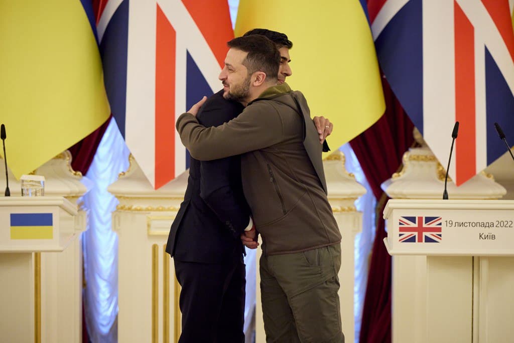 Rishi Sunak Kiyevga keldi. Ukraina yangi qurollarni oladi