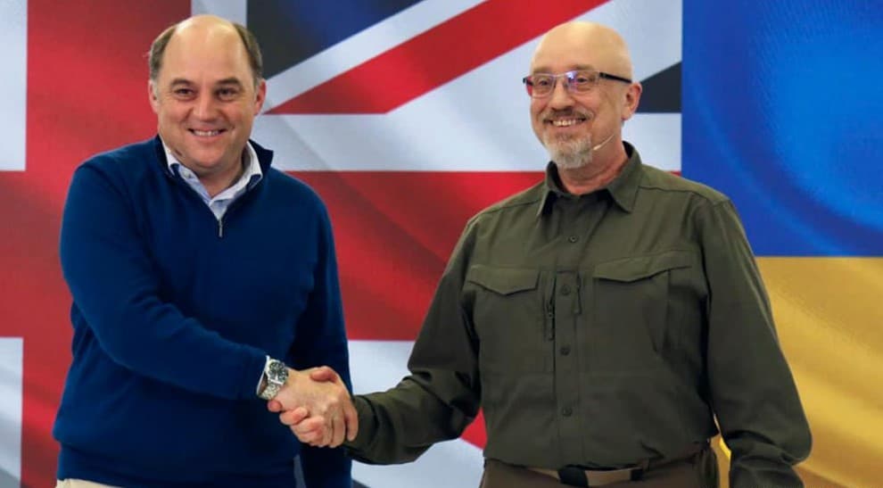 Britaniya mudofaa vaziri Kiyevga bordi