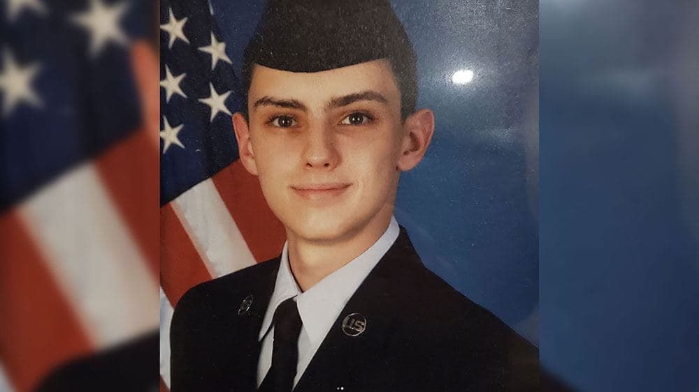 Pentagon hujjatlari: 21 yoshli xodim qanday qilib davlat sirlariga kirish huquqiga ega bo‘lgan?