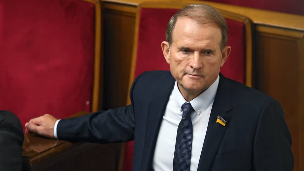 Oliy rada Medvedchuk va uning tarafdorlarini mandatdan mahrum qildi