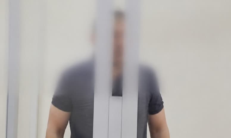 Bekobodda mashinada odam urib o‘ldirib, jasadni kanalga oqizib yuborgan “oper” 7 yilga qamaldi